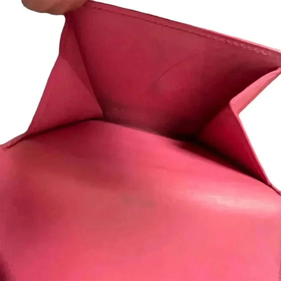 Louis Vuitton Women's Red Vernis Elise Wallet Logo Accents - Picture 3 of 11